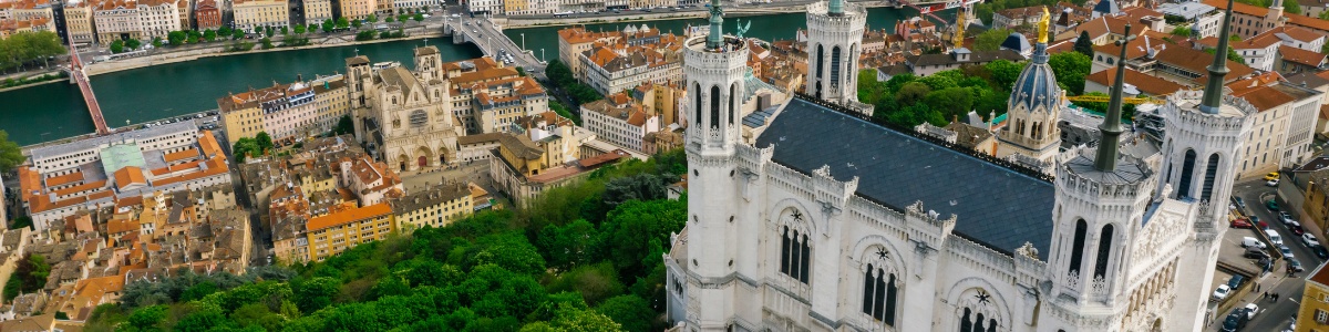 lyon-basilique-centre-ville-hébergement-loger-logement-apparthotel-hôtel-résidence-appartement-activité-tourisme-apparthotel à lyon- logement à lyon-residhotel-residhotel lyon - residhotel lyon lamartine -residhotel lyon part dieu